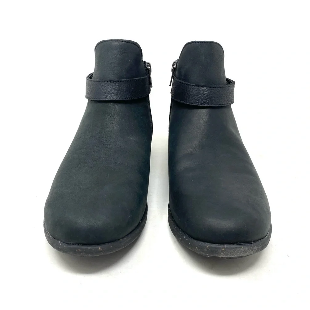 SuperFeet Ash black ankle booties